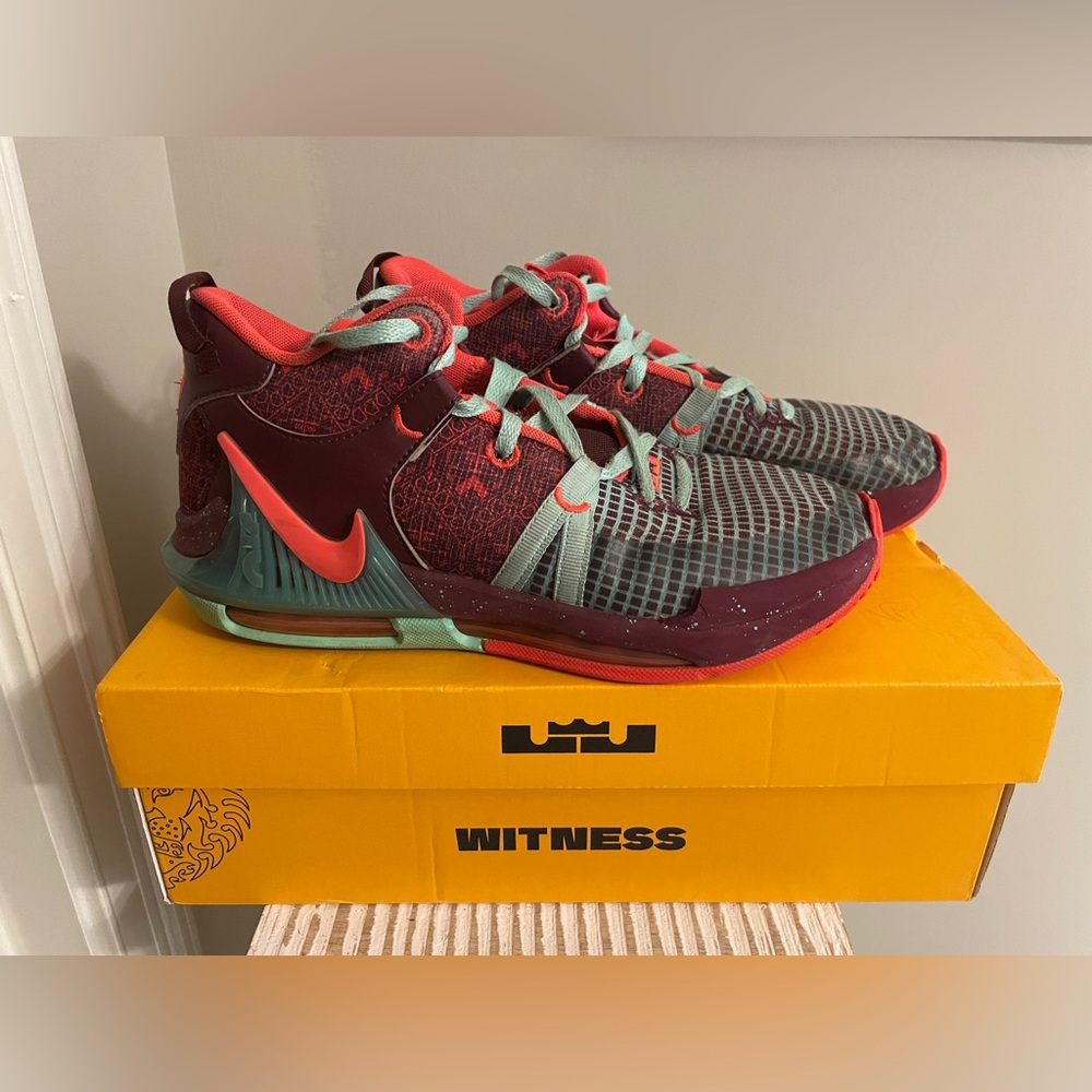 Nike LeBron Witness 7 SE GS 'Team Red Jade' - Boys Size 7